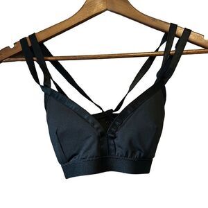 Forever 21 black sports bra size small
